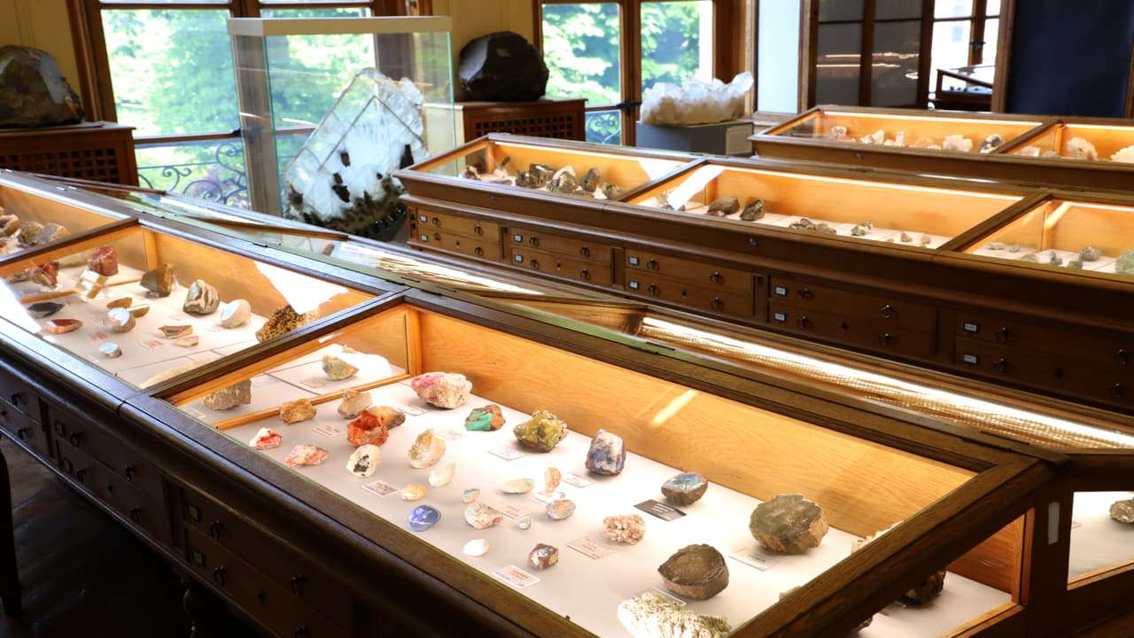 Minerales expuestos en el Museo Ciencias Naturales de París