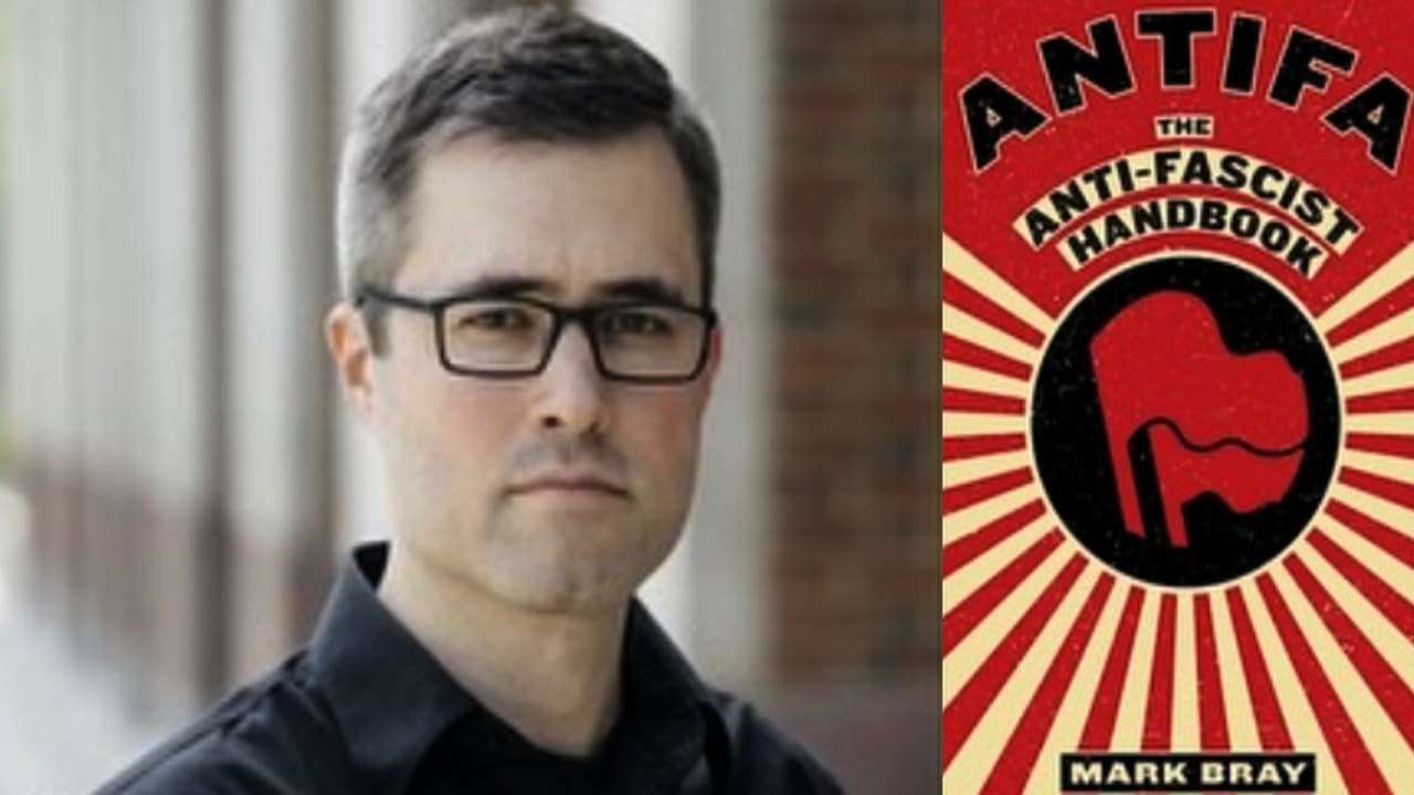 Huye a España el ultraizquierdista estadounidense que escribió el ‘manual Antifa’