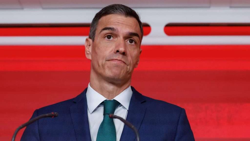 Plan de nacionalizaciones masivas de Sánchez: denuncian a nueve cónsules por colar ‘falsos nietos’ en el censo electoral