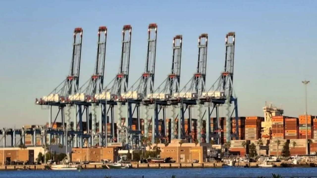 Puerto de Algeciras, punto de entrada de camiones con pimientos marroquíes y hachís