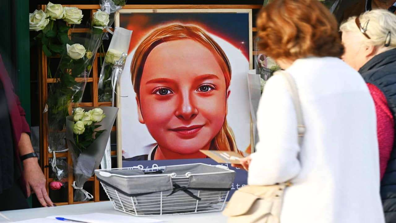 Retrato en un memorial de la pequeña Lola Daviet Retrato en un memorial de la pequeña Lola Daviet