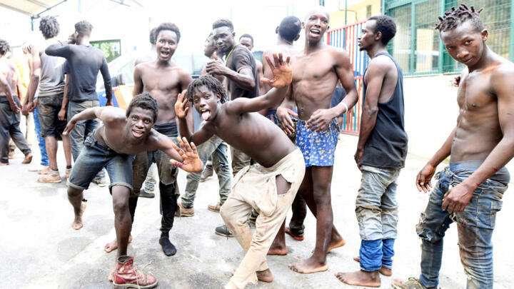 Fiscalía revela que sólo el 47% de los menas son menores: PP y PSOE rechazan las pruebas de edad que exige VOX