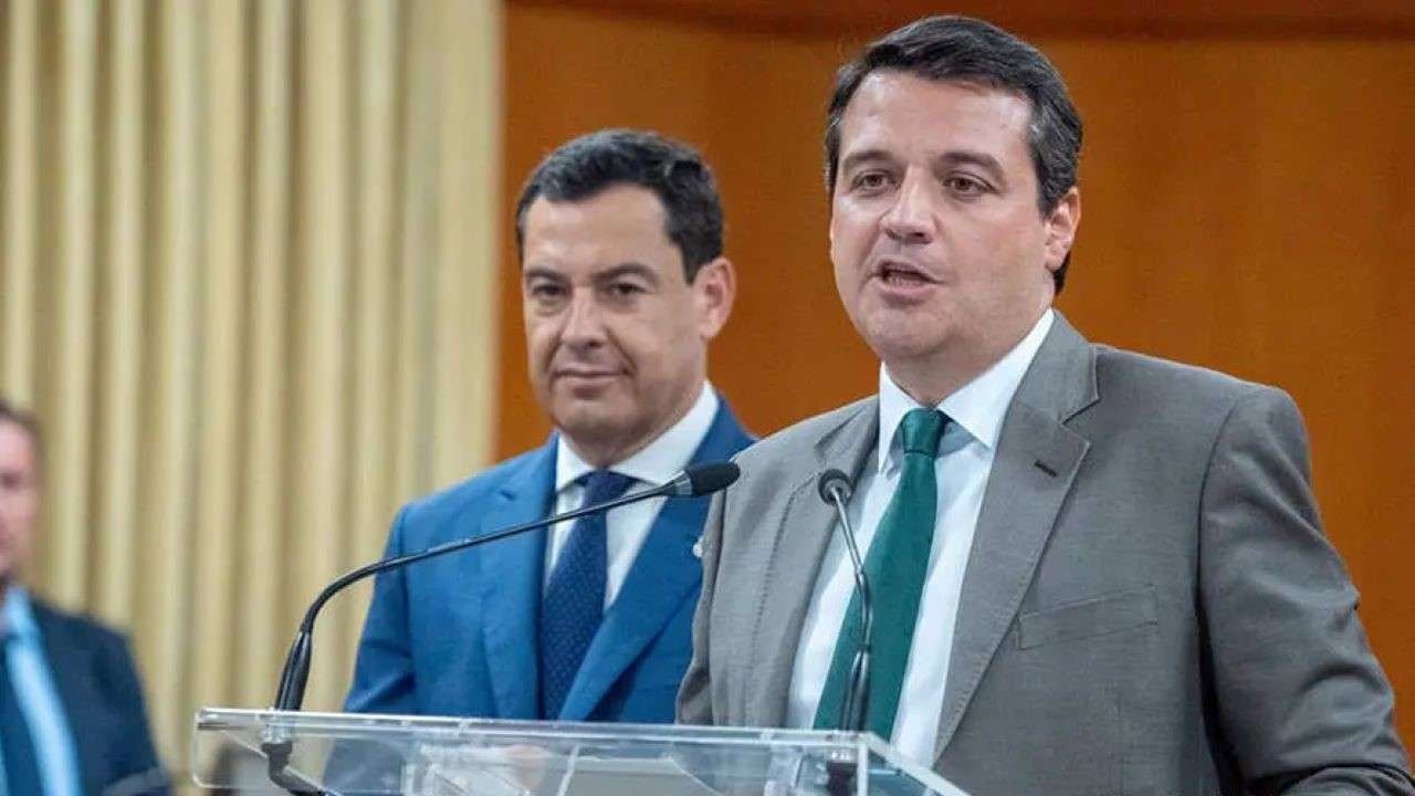 El alcalde de Córdoba, en primer término/Córdoba Hoy