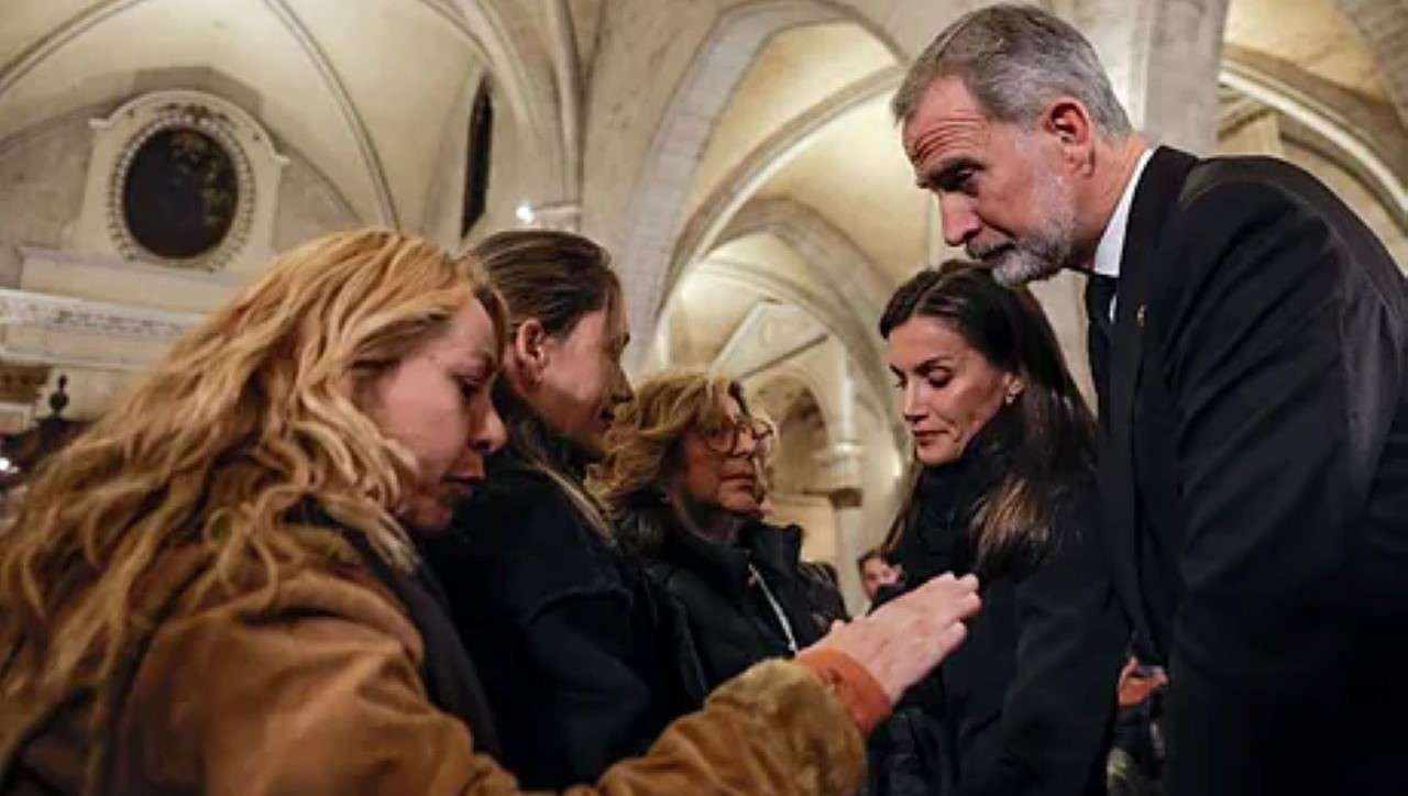 Los Reyes en el anterior funeral/El Mundo