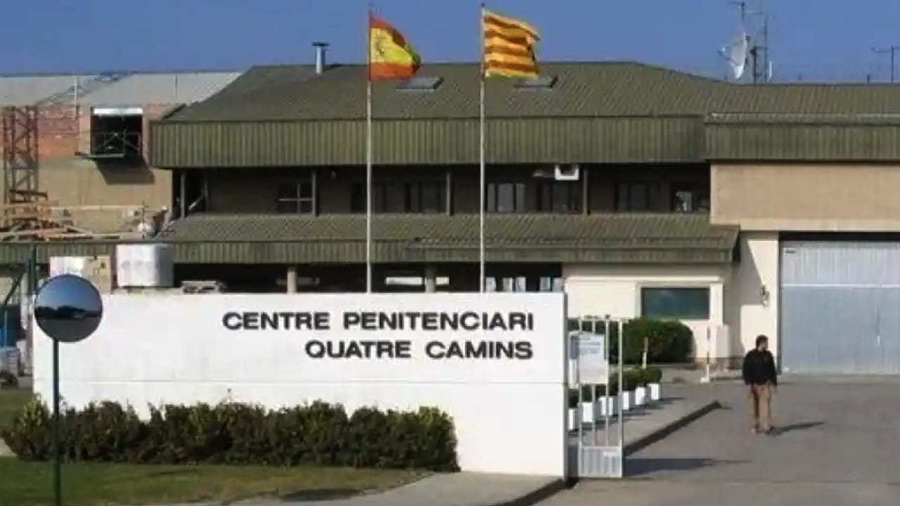 Jonathan Ll., un peligroso delincuente, escapa de Quatre Camins durante una visita programada