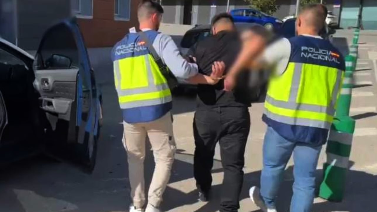 Ilegal con orden de expulsión detenido en Santa Coloma de Gramanet