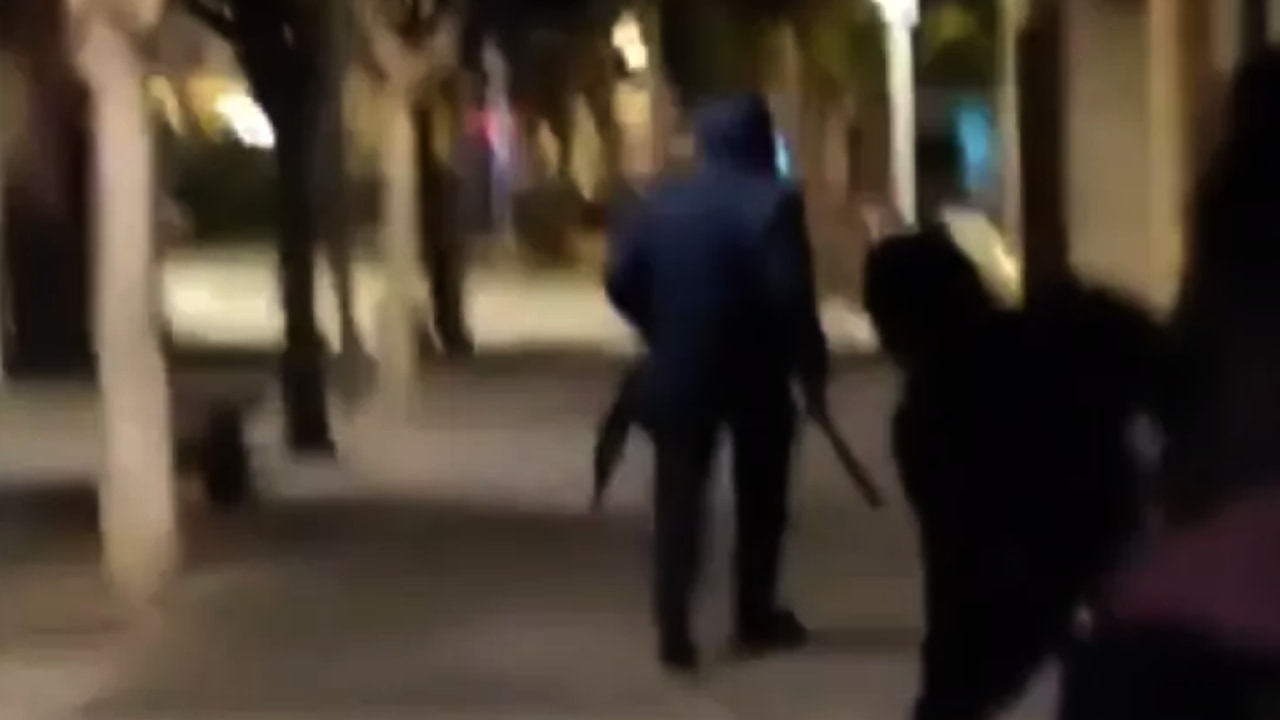 Terror en Mataró: un ladrón armado con un machete siembra el pánico en plena madrugada