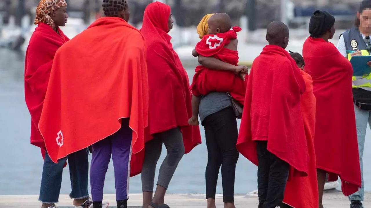 Inmigrantes a la llegada a El Hierro/La Opinión