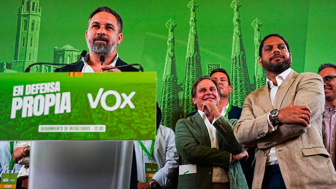 Vox supera al PP por primera vez en Cataluña mientras Aliança Catalana iguala a Junts: el doble sorpasso que estalla en el CEO