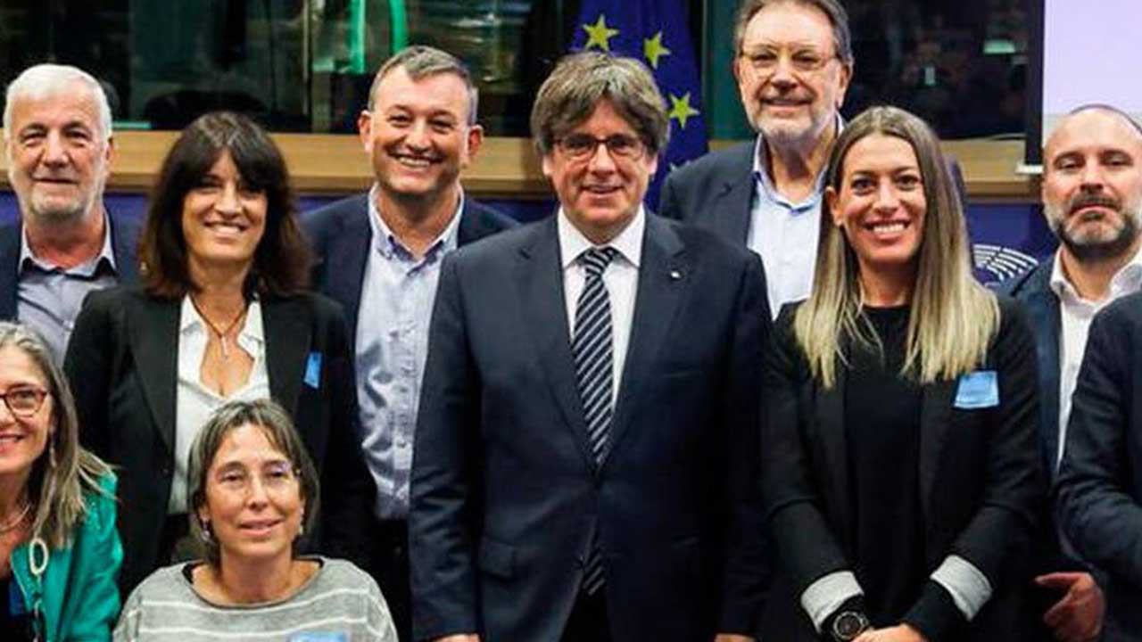 Junts dinamita la legislatura: veta todas las leyes de Sánchez y deja bloqueado el Congreso