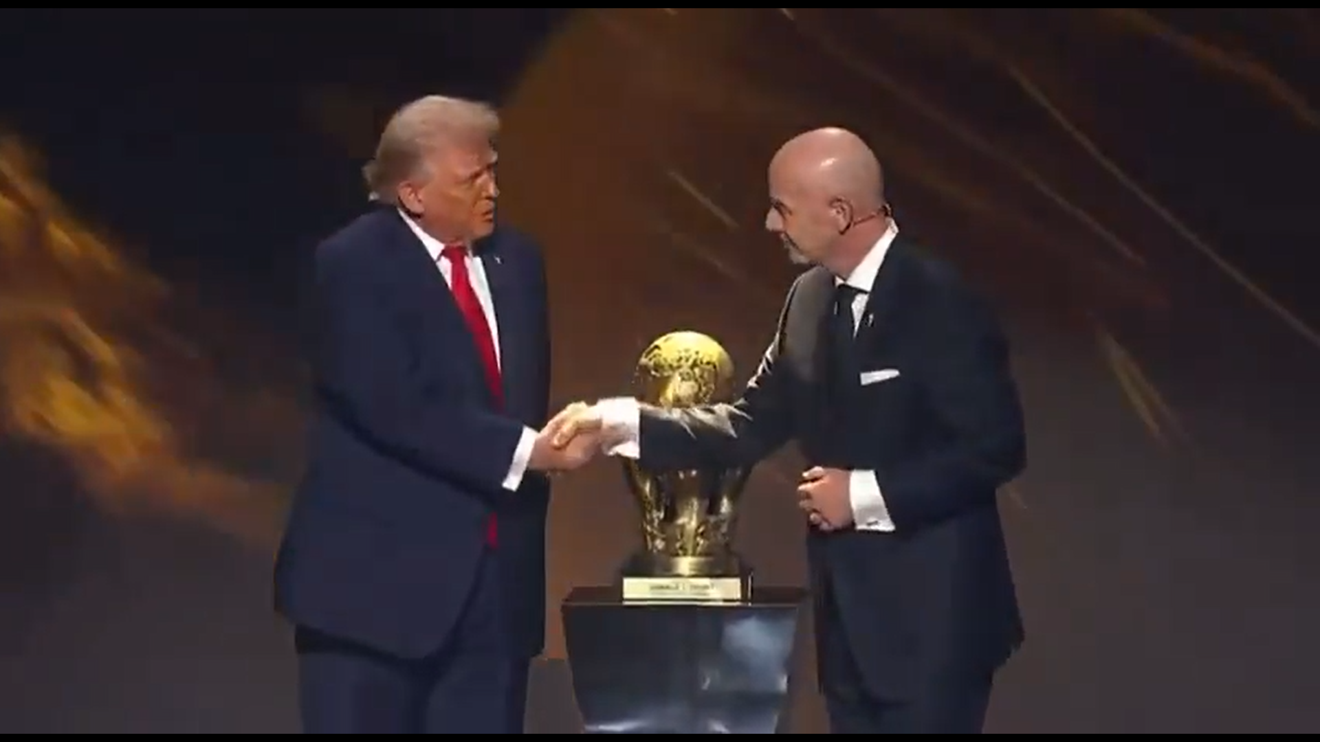 La FIFA otorga su nuevo Premio de la Paz a Donald Trump