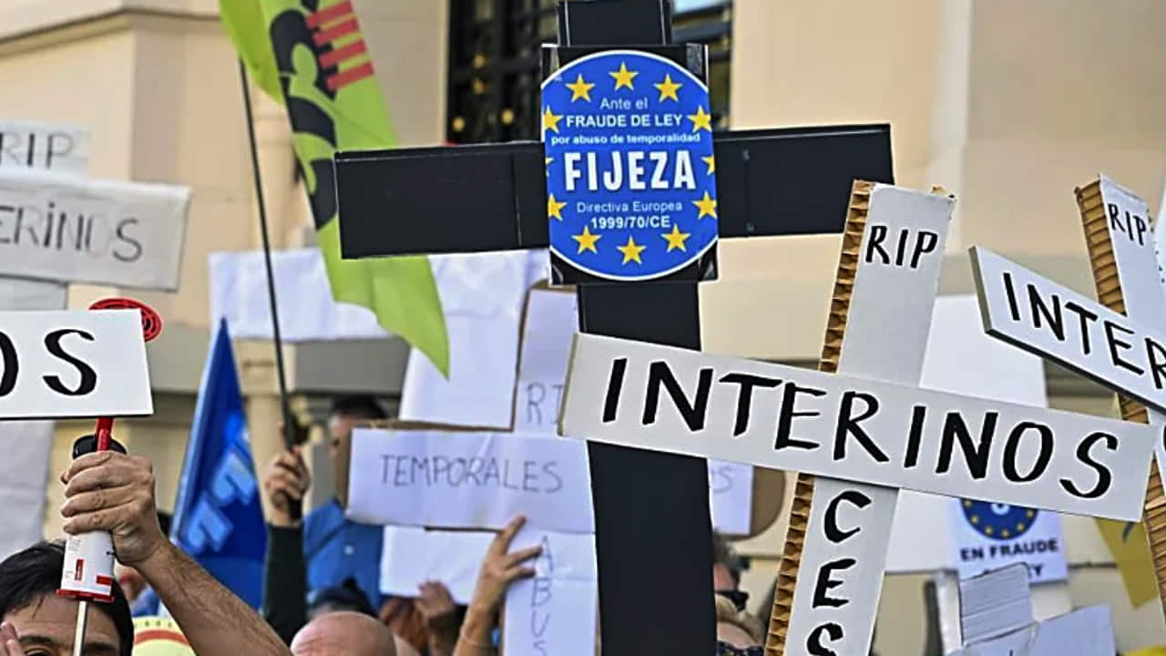 Concentración de interinos ante el Congreso