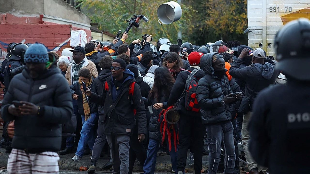 Desalojo del instituto de Badalona/ABC