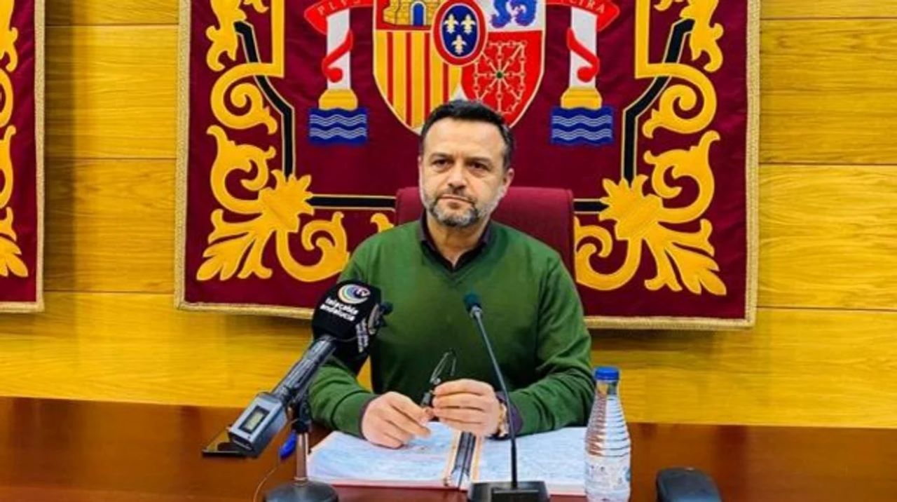 Socialista cuyo apellido rimo con pajas/ABC