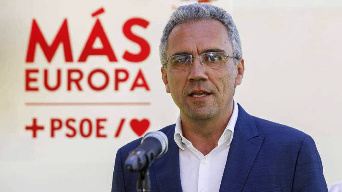 Javier Izquierdo dimite como senador y deja la ejecutiva del PSOE tras una denuncia por acoso sexual