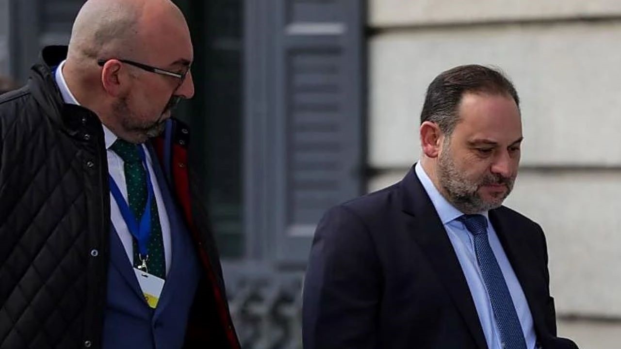 Koldo planificó con Ábalos su fuga a Colombia o Perú