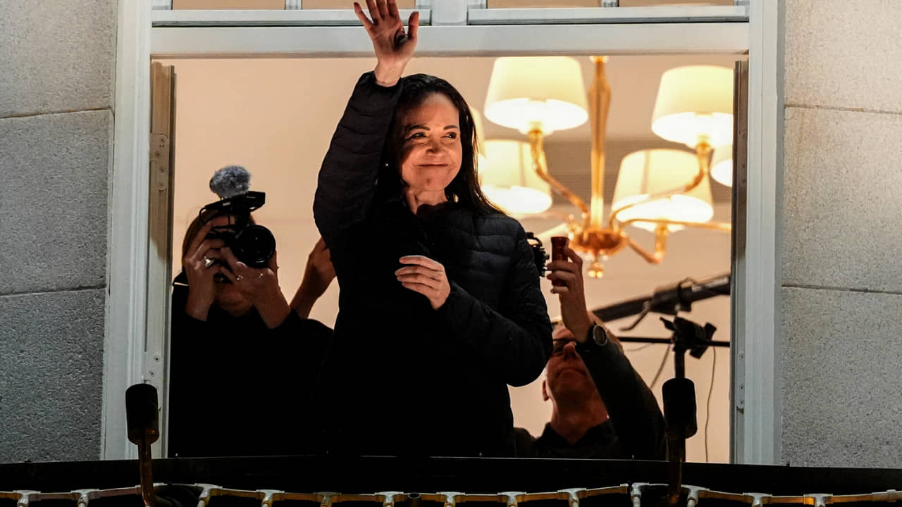 María Corina Machado elude el cerco chavista y aterriza en Oslo