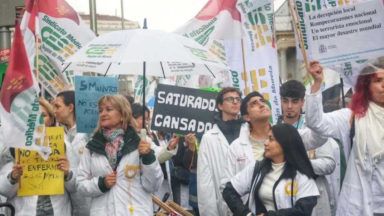 Huelga indefinida en Sanidad desde enero por la sinrazón de Mónica García