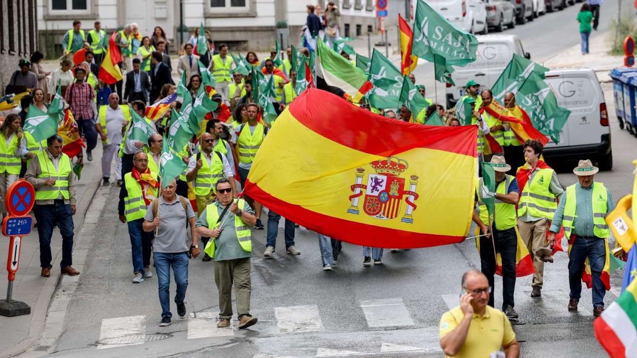 Miles de agricultores españoles protestan en Bruselas ante la desaparición de facto de la PAC