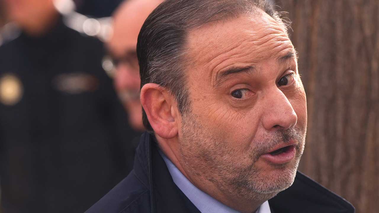 Los tickets de la vergüenza: Ábalos pasaba al PSOE mariscadas y menús infantiles