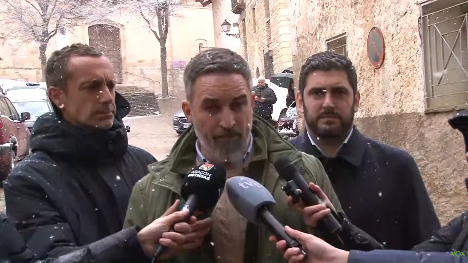 Abascal arremete contra Sánchez por la regularización masiva de inmigrantes: «Las tiranías desprecian a su propio pueblo»