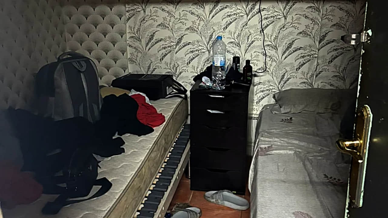 Cuarto donde el secuestrador encerraba a la víctima cada noche