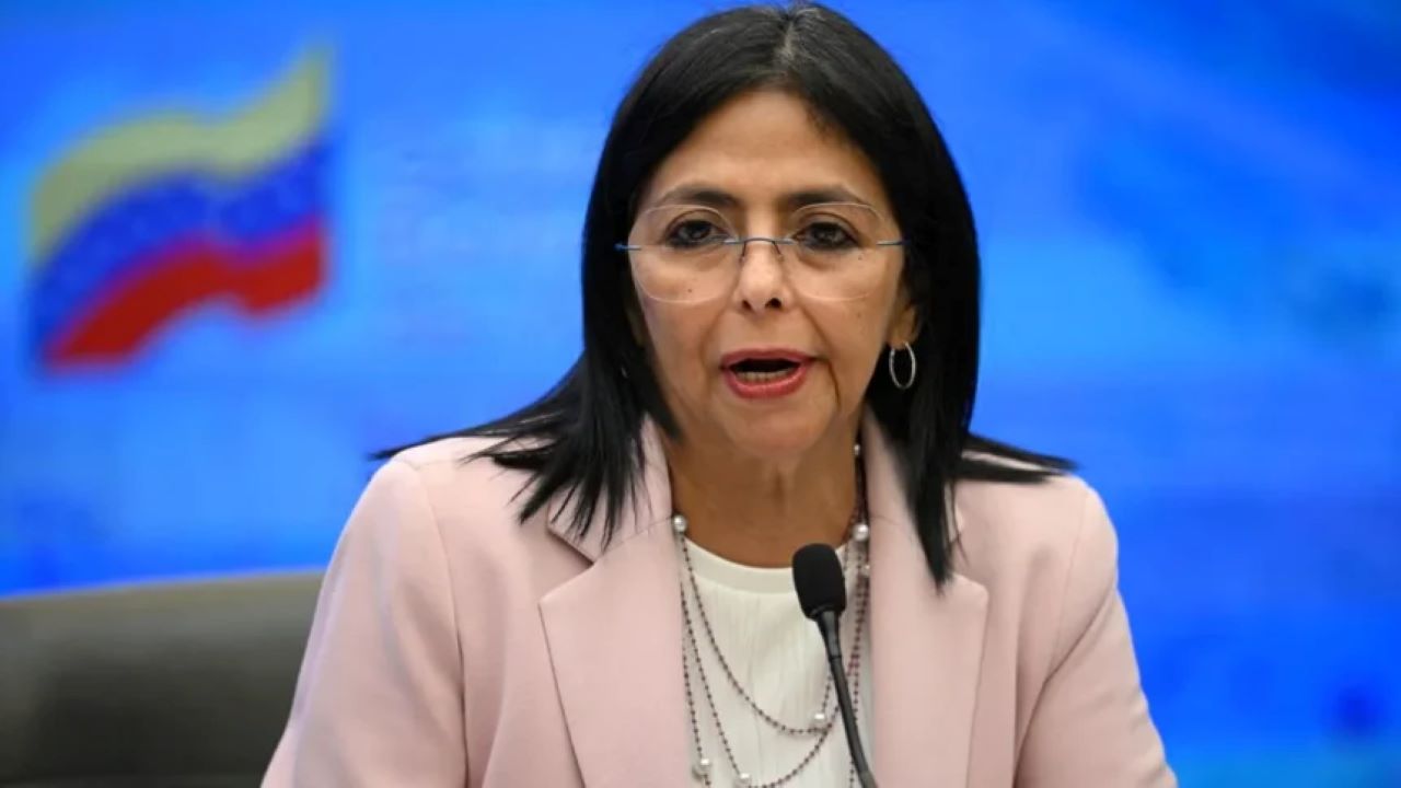 Delcy Rodríguez activa la persecución de quienes ayudaron a detener a Maduro
