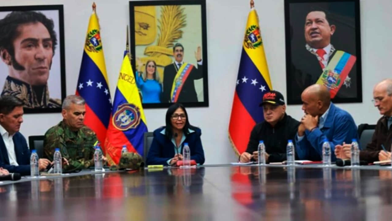 Delcy Rodríguez pide ahora ‘paz y diálogo’ a EE.UU.