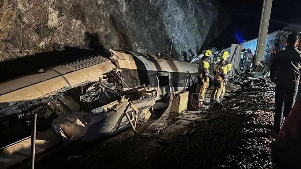 Víctimas del Alvia agonizaron abandonadas en Adamuz ante el “retraso criminal” de Emergencias
