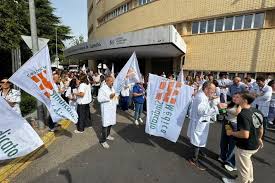Huelga médica en Castellón: urgencias al límite con esperas de 32 horas