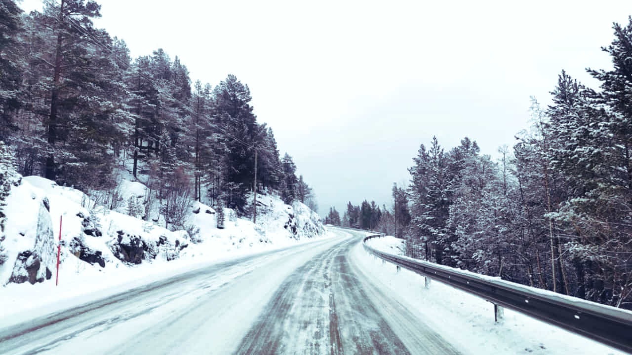 Protección Civil y Emergencias mantienen la alerta por nevadas en cotas bajas hasta el Día de Reyes