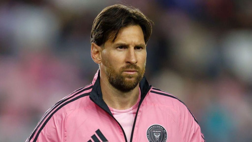 Una prestigiosa revista británica corona a Lionel Messi como el mejor futbolista de la historia