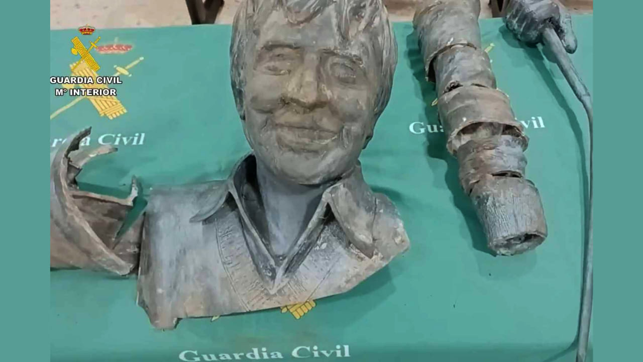 La Guardia Civil recupera la estatua de Severiano Ballesteros troceada para venderla como chatarra