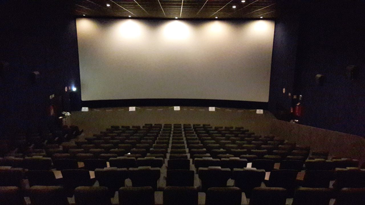 Sala de cine ante una película española/Wikipedia