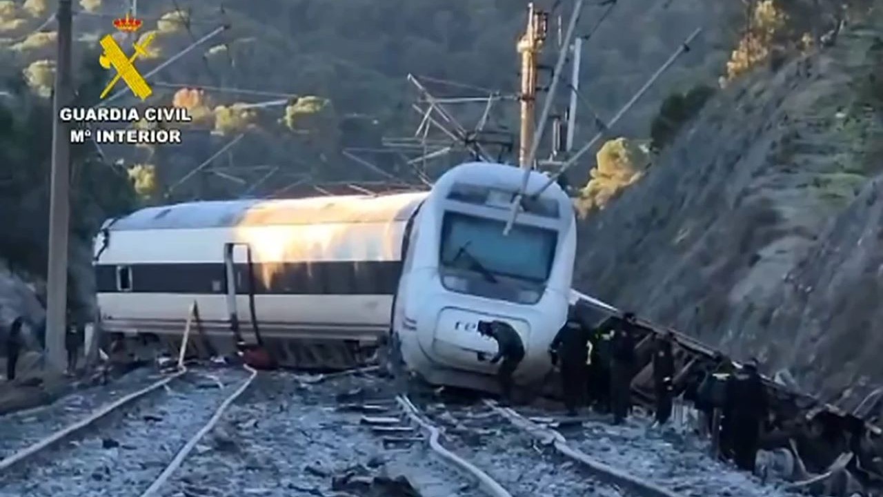 Se confirma la muerte de un segundo maquinista que viajaba en el tren Alvia