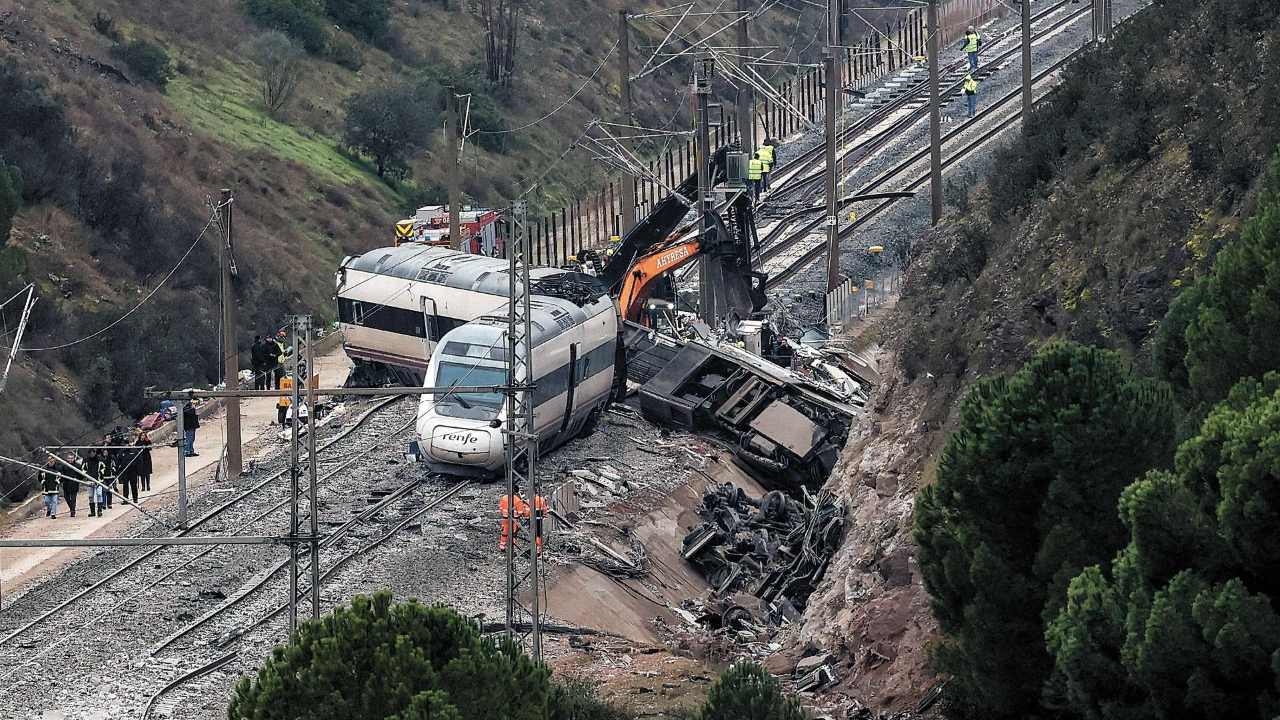 La línea AVE Madrid-Sevilla jamás se ha renovado al completo y contiene reliquias del 92