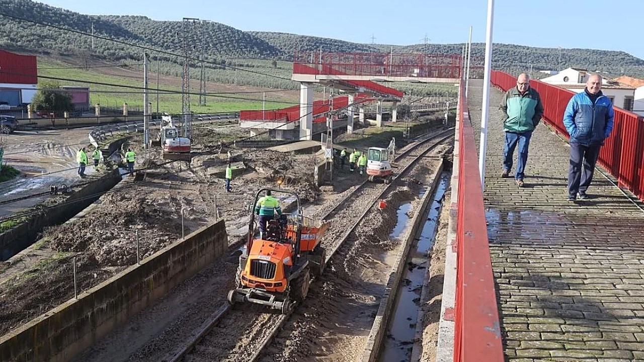 Suspendida la circulación ferroviaria entre Villa del Río y Montoro (Córdoba) por la caída de un muro