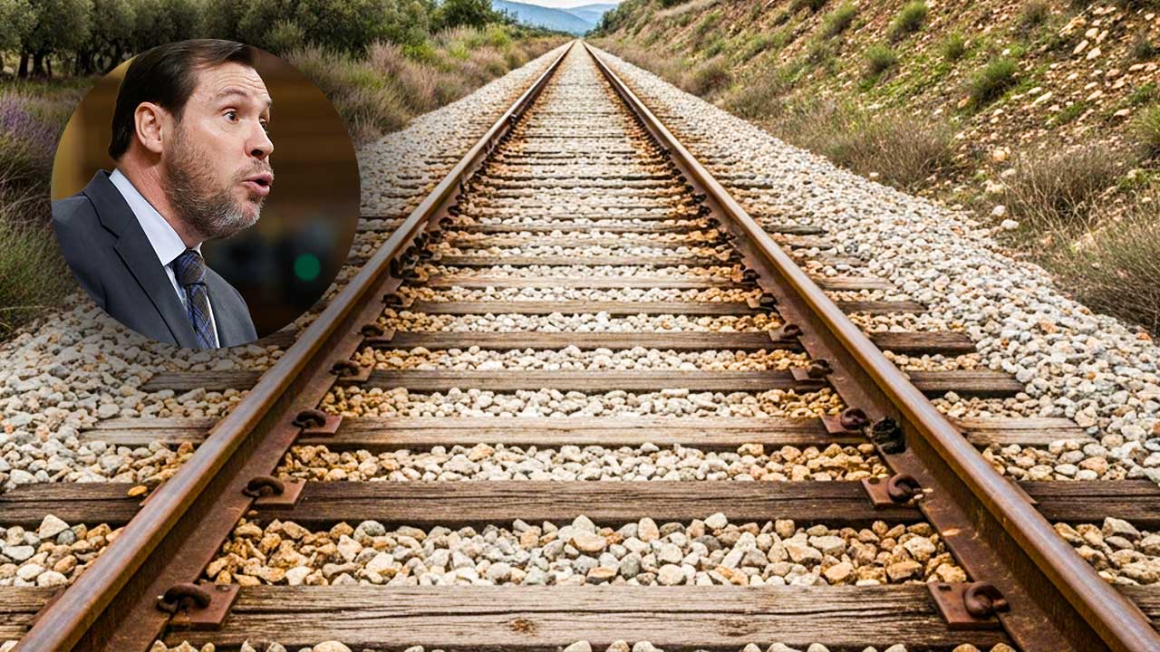 Óscar Puente difunde documentos sesgados para ocultar que el accidente de Adamuz ocurrió en una vía tercermundista de 1989