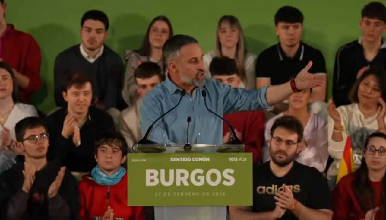 Abascal abre la campaña de VOX en Burgos con un multitudinario acto y con la presencia de Ortega Lara
