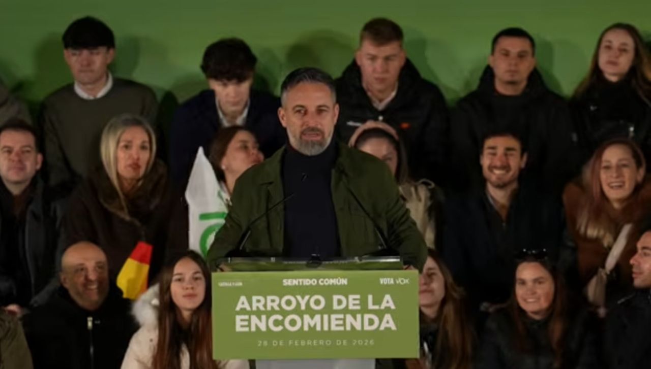 Abascal asegura que VOX luchará para no dejar a los jóvenes “esta España traicionada”