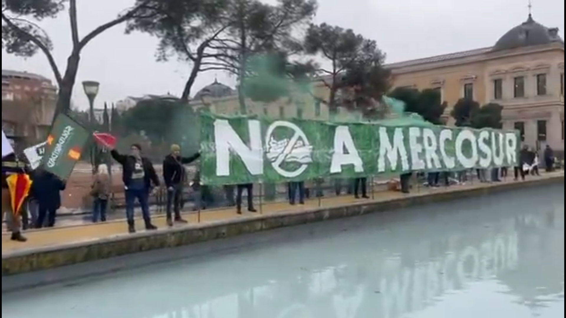 VOX respalda la masiva protesta del campo español contra Mercosur: «Es la tumba del sector agrícola y pesquero»