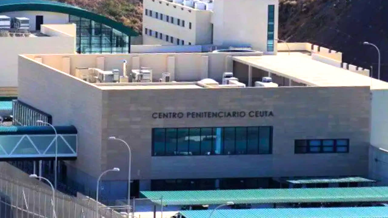 Familias de presos musulmanes en Ceuta se quejan por su alimentación ‘inhumana’ en Ramadán