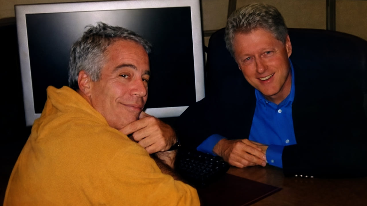 Foto restaurada de Jeffrey Epstein y Bill Clinton a bordo del Air Lolita