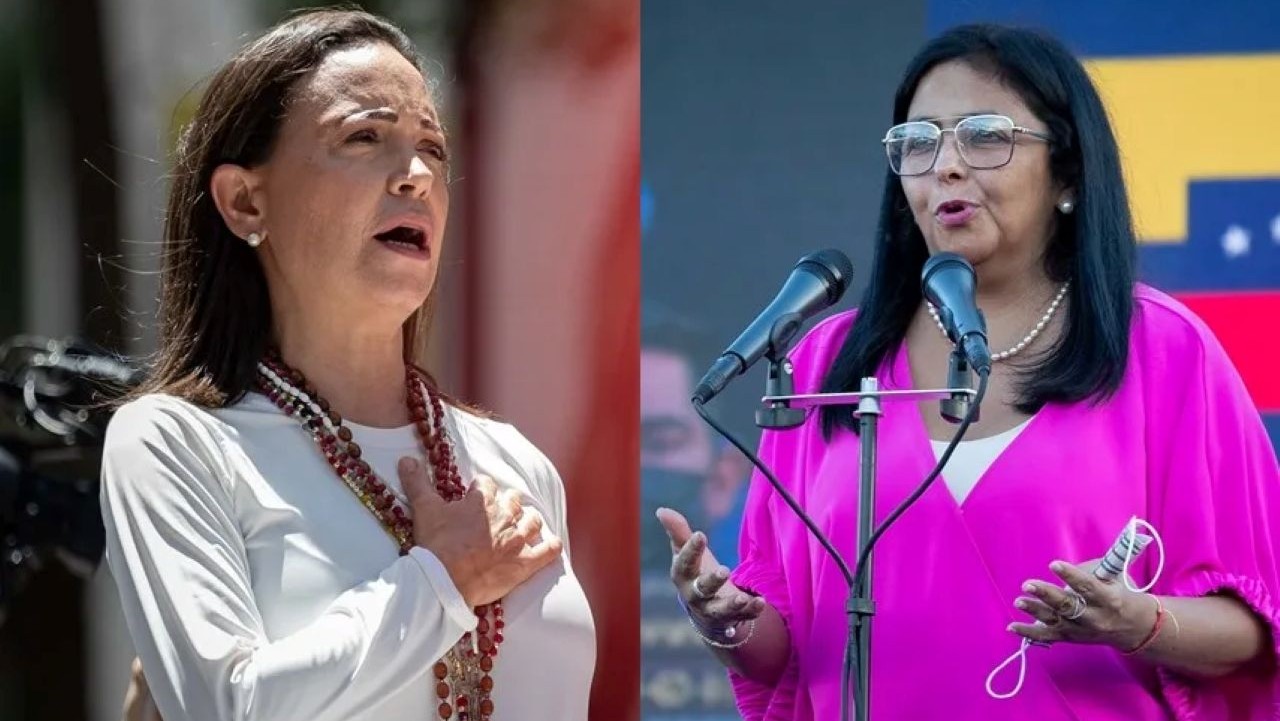 Delcy Rodríguez amenaza a María Corina Machado para que no regrese a Venezuela