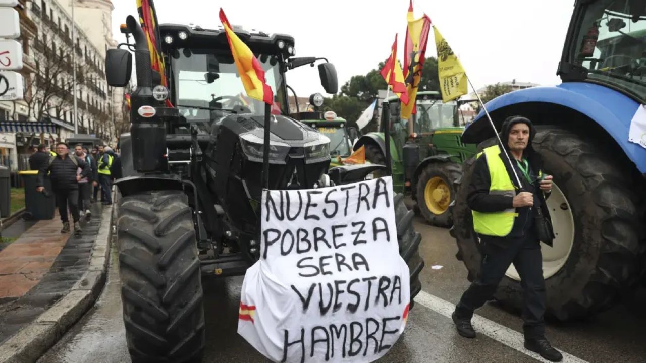 Los agricultores denuncian que los sindicatos son ‘chupópteros’ porque no los defienden