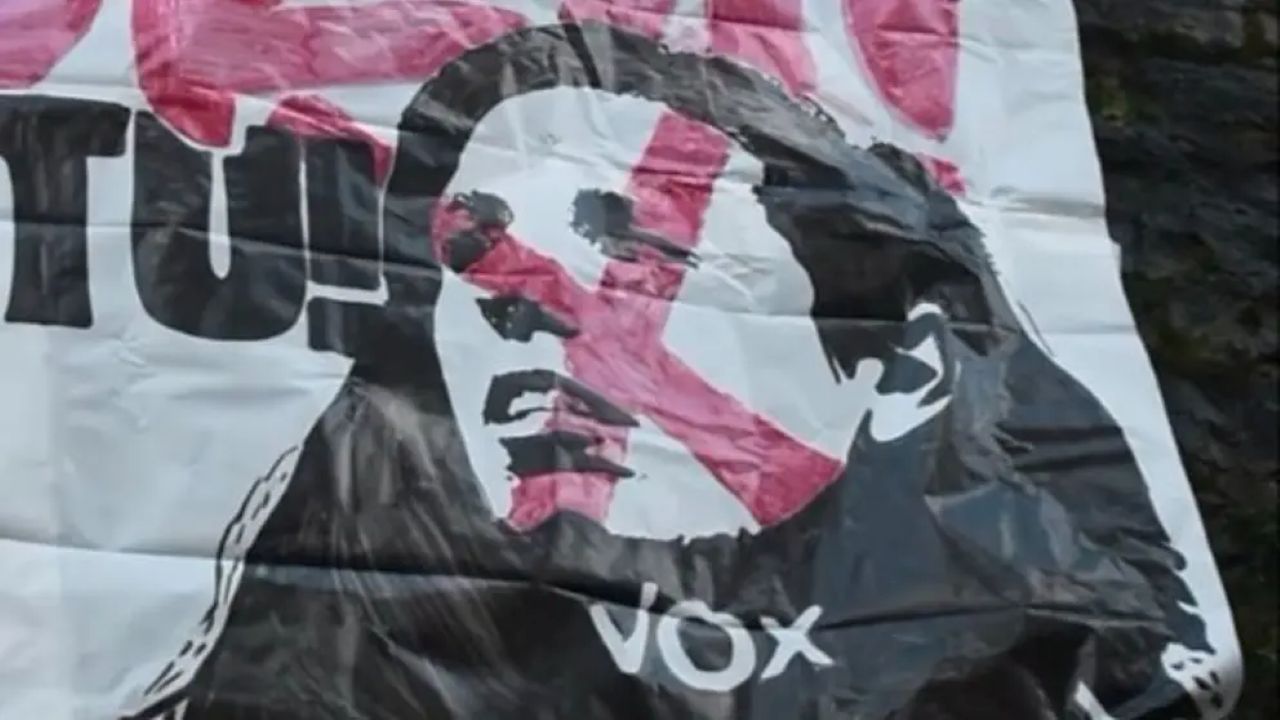 La Justicia investiga en Navarra la pancarta criminal contra VOX de jóvenes proetarras