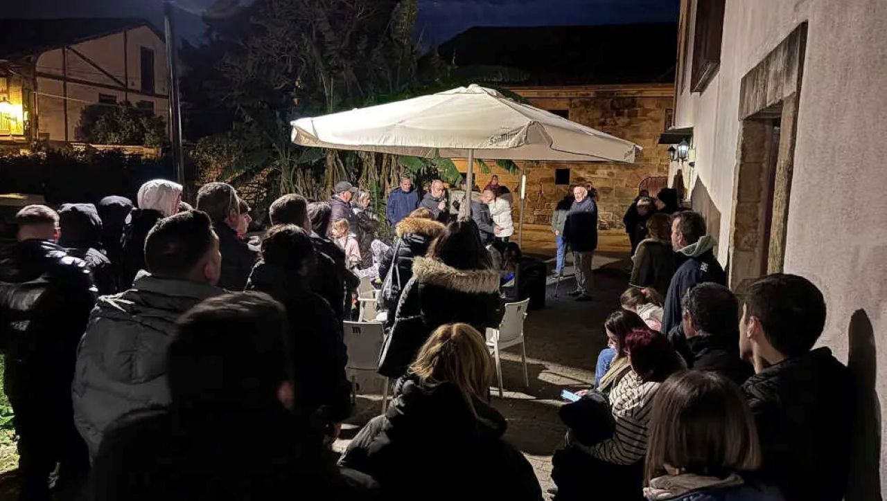 Vecinos de Cartes protestan contra los menas pese a su apoyo electoral masivo al PSOE Pro-Inmigración