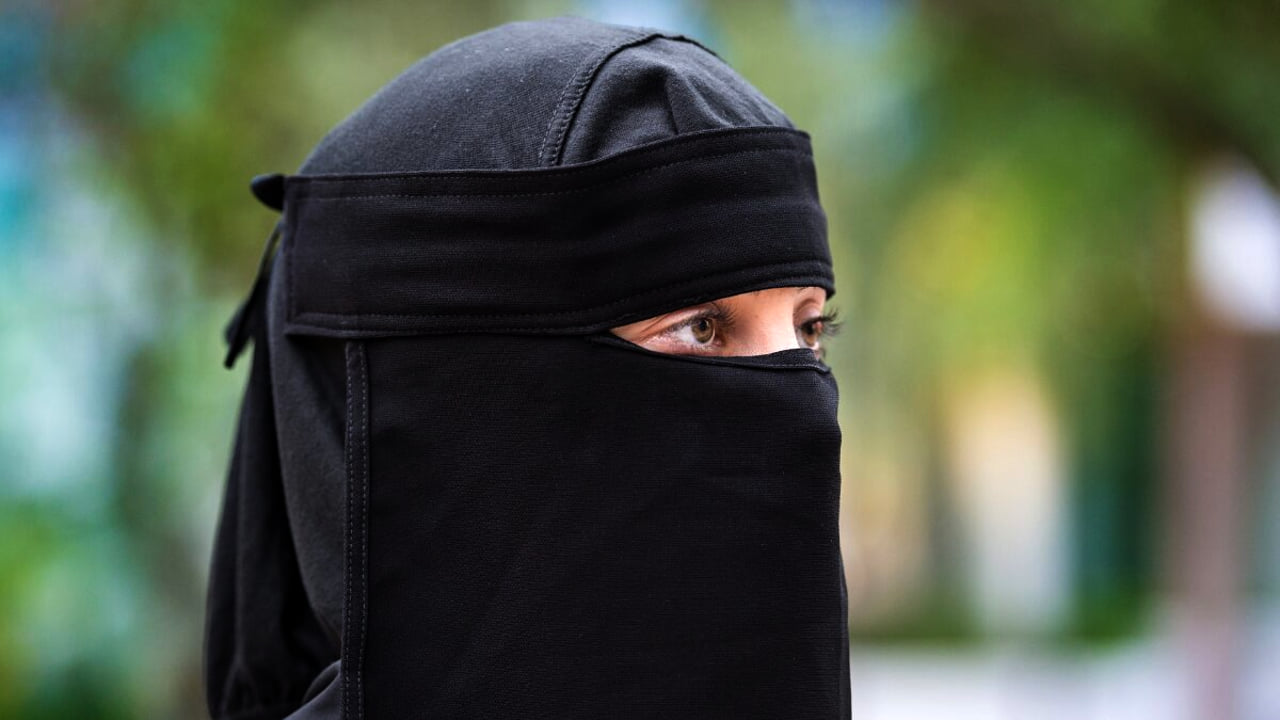 El ayuntamiento de Aranjuez respalda la propuesta de VOX de impedir el burka y el niqab en espacios públicos municipales