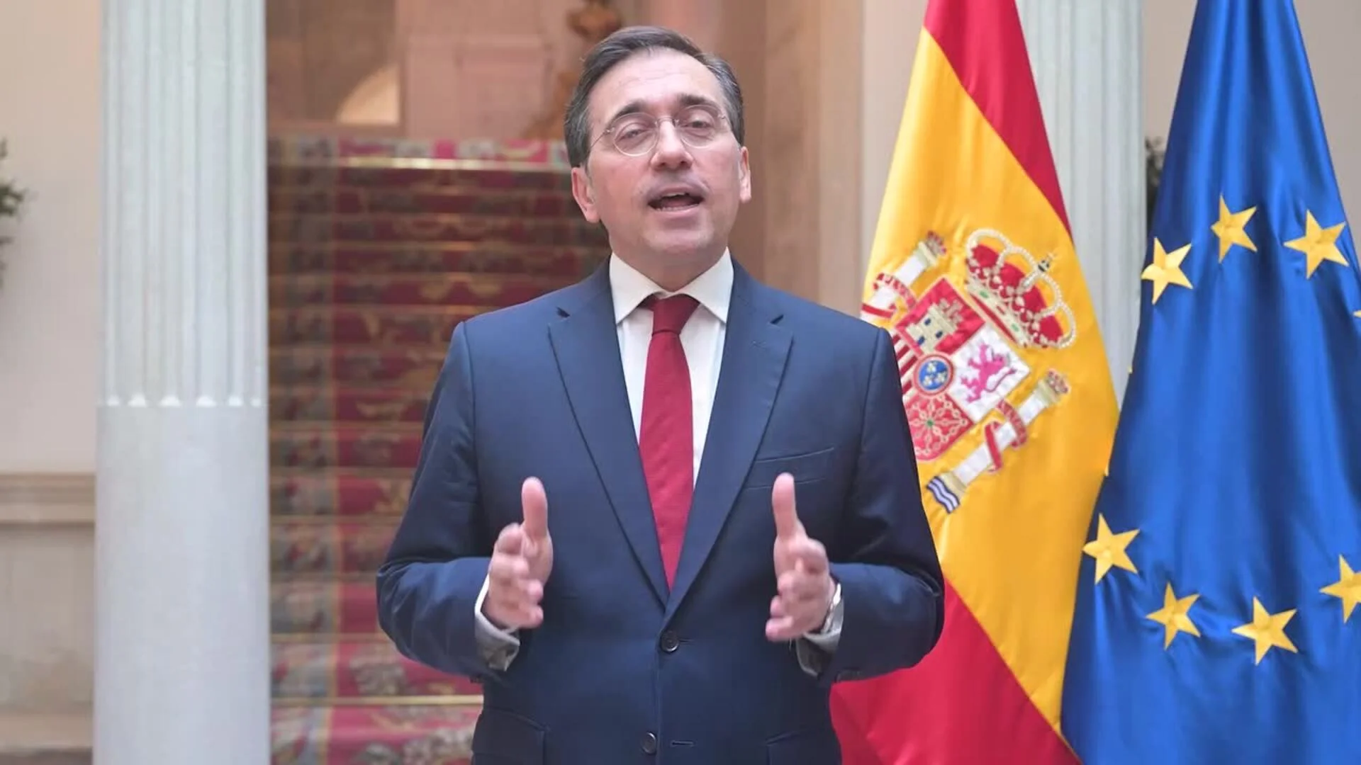 Albares difunde en inglés el acuerdo de Gibraltar y desata críticas por relegar el español en pleno pulso europeo