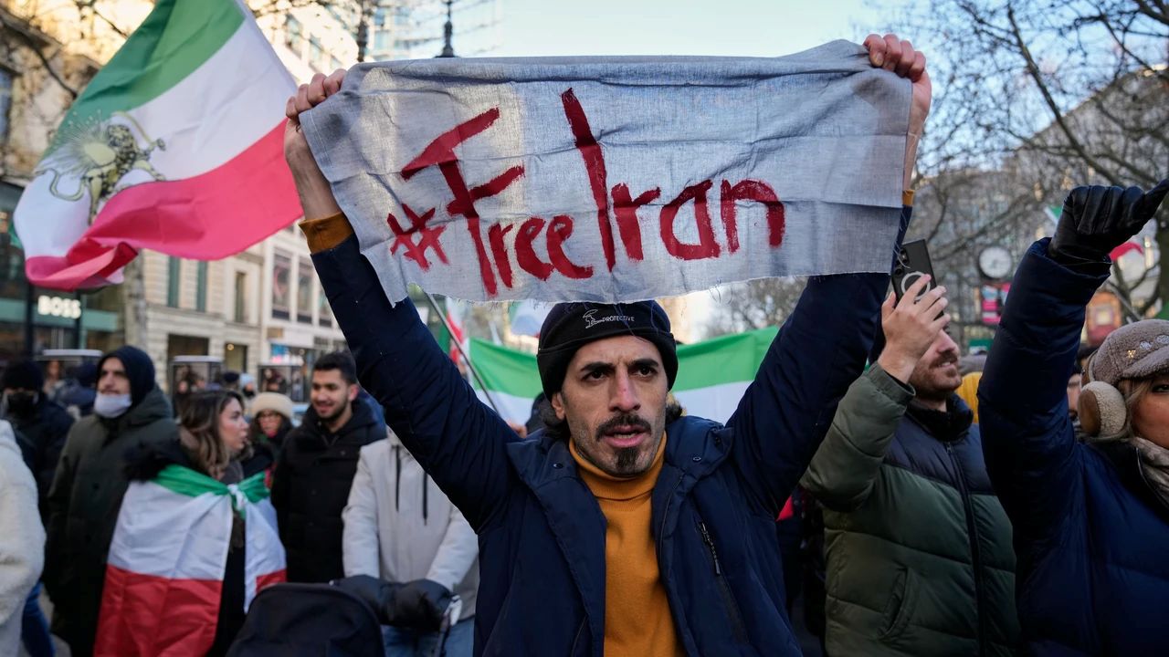 Irán prepara la guerra mientras negocia un pacto nuclear «al alcance»